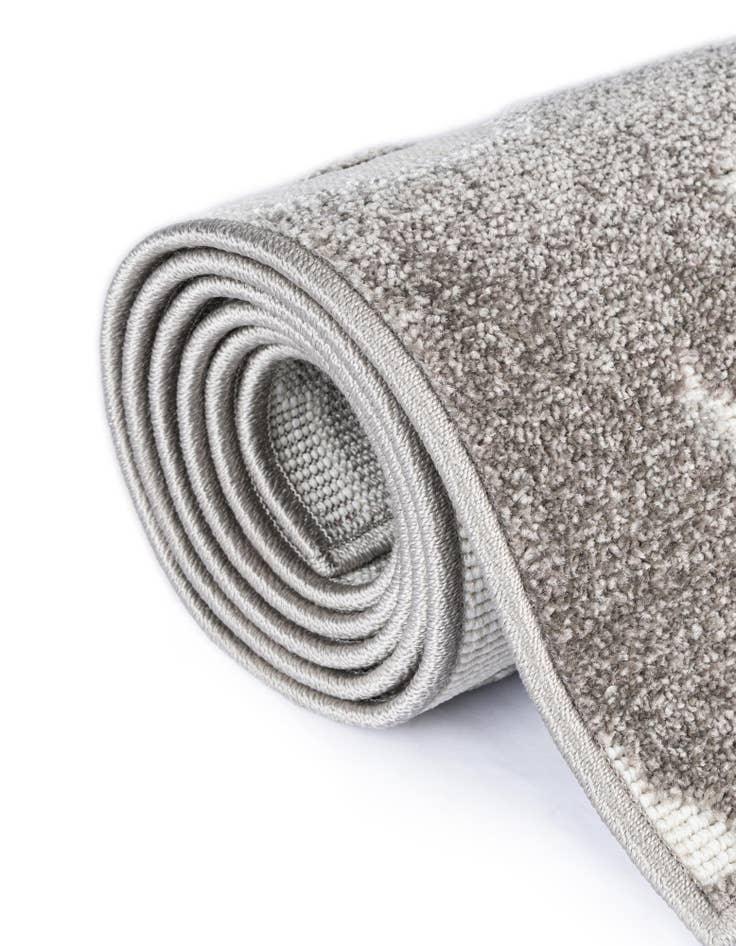 Detail image of 7' 10 x 10' Easy-Clean Sabrina Soto Indoor / Outdoor Rug