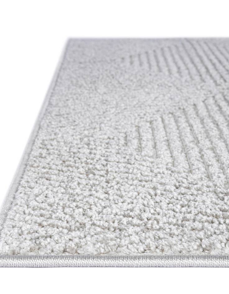 Detail image of 6' x 9' Easy-Clean Sabrina Soto Indoor / Outdoor Rug