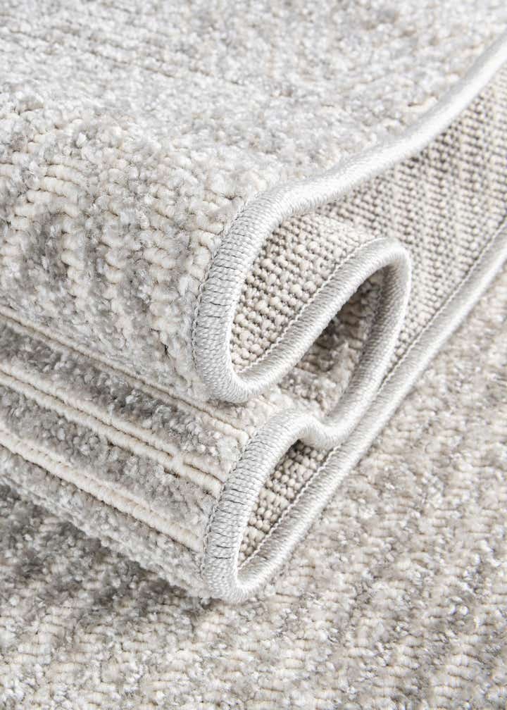 6' x 9' Easy-Clean Sabrina Soto Indoor / Outdoor Rug
