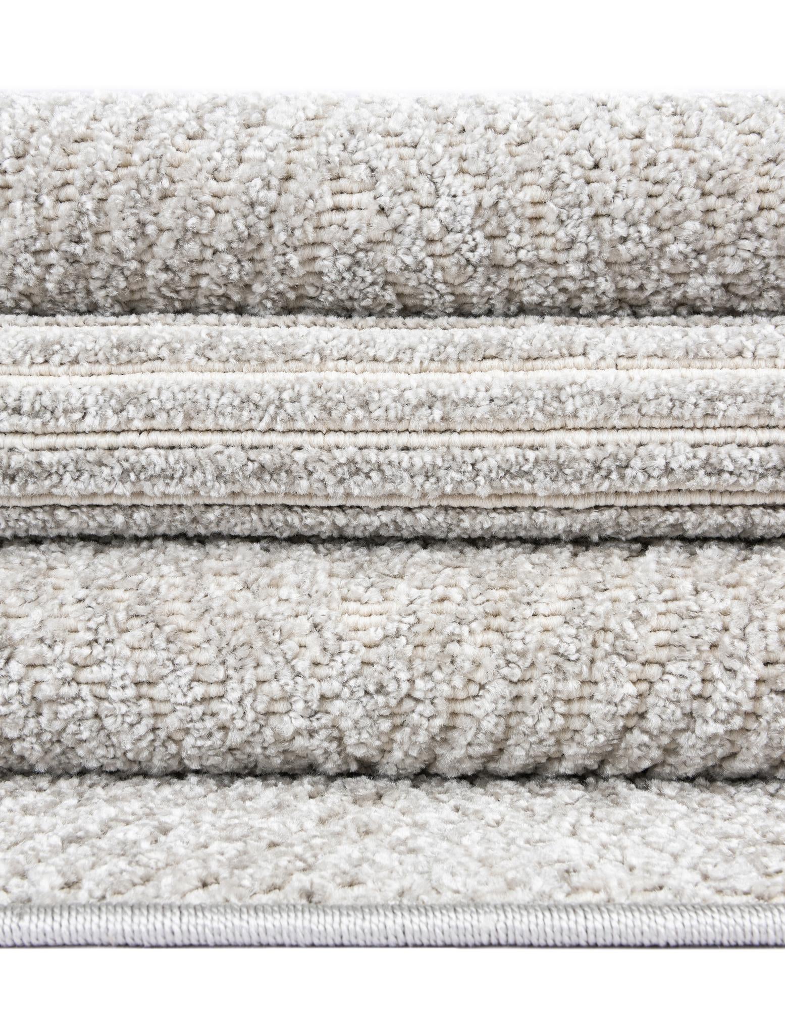 4' x 6' Easy-Clean Sabrina Soto Indoor / Outdoor Rug