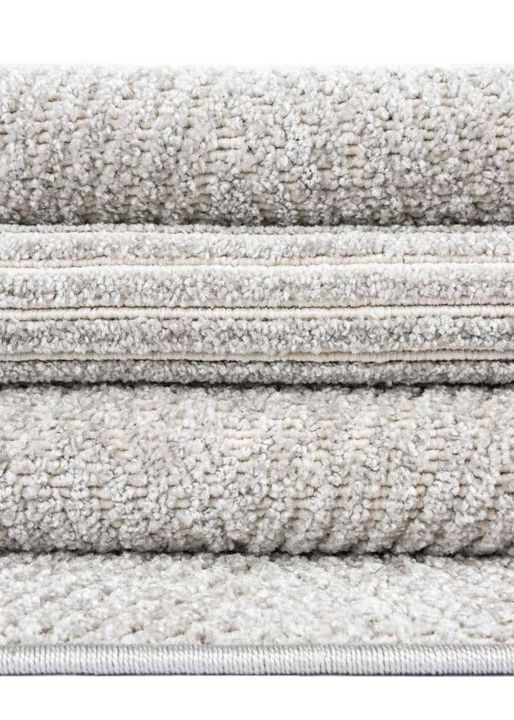6' x 9' Easy-Clean Sabrina Soto Indoor / Outdoor Rug
