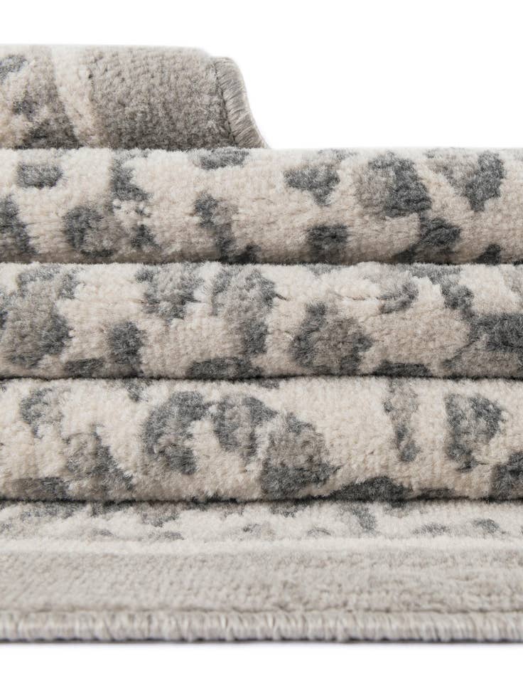 Detail image of 9' x 12' Safari Rug