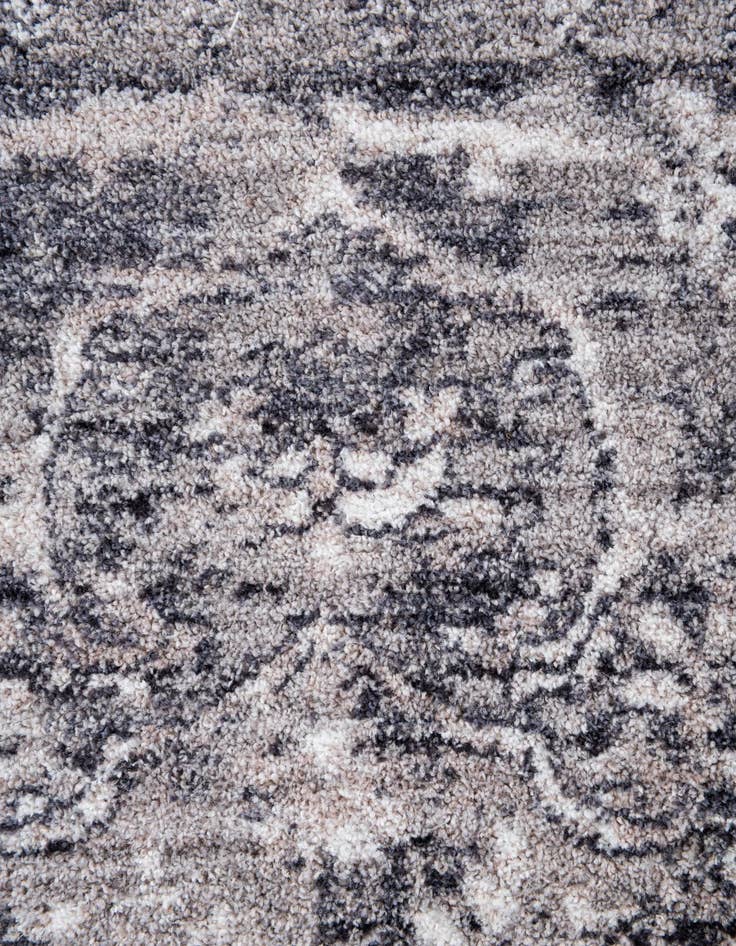 Detail image of 5' 2 x 8' Santa Fe Rug