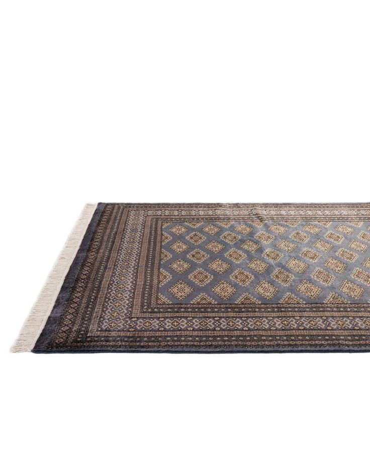 Detail image of 6' 8 x 9' 11  Hand Knotted Sarough Oriental Rug