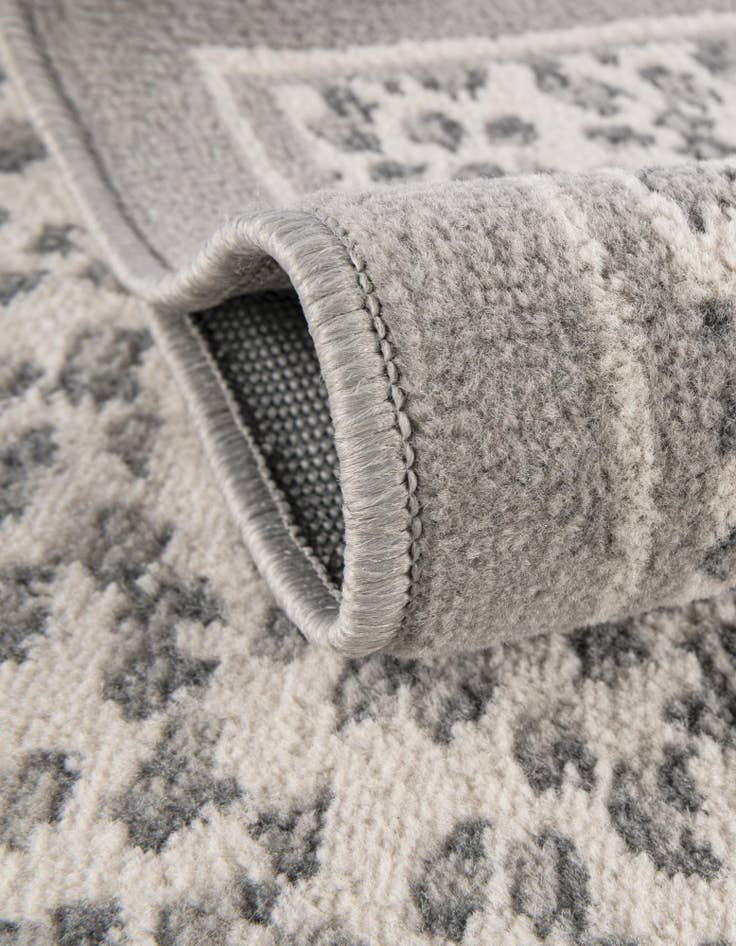 Detail image of 4' x 6' Savannah Rug