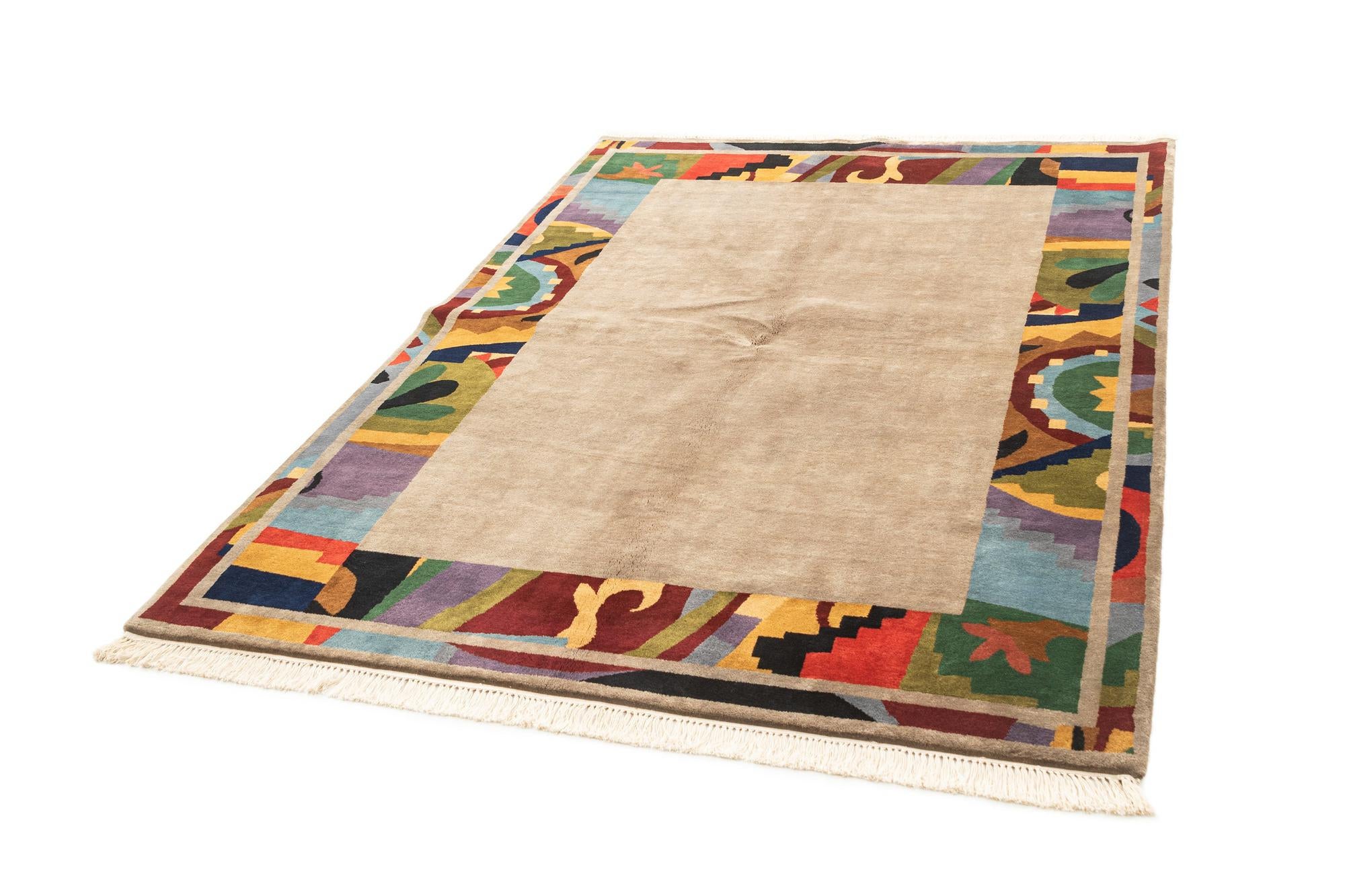 5' 9 x 8' Hand Knotted Scala Rug