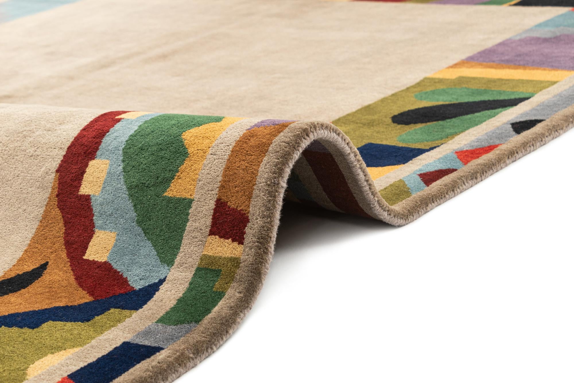5' 9 x 8' Hand Knotted Scala Rug