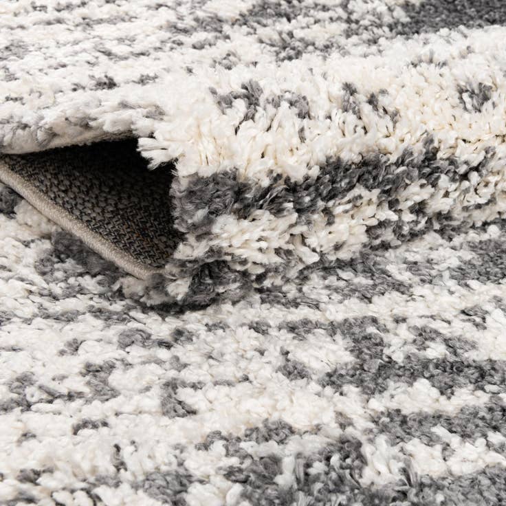 Detail image of 4' x 6' Serenity Shag Rug