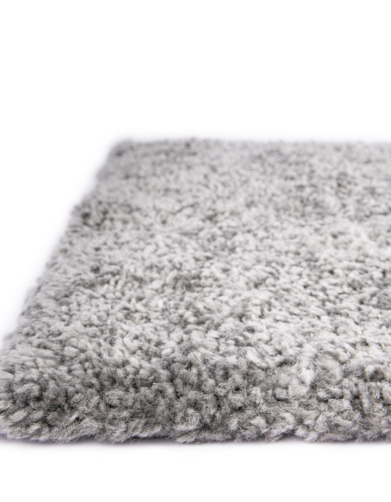 2' 2 x 3' Solid Frieze Rug
