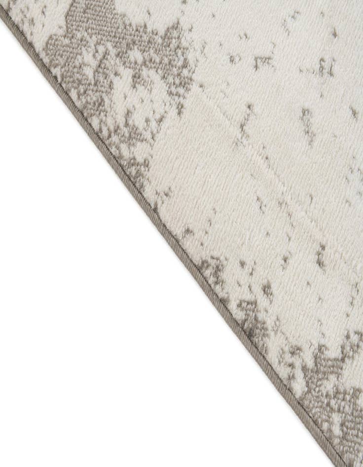 Detail image of 5' 3 x 7' 8 Spectrum Rug