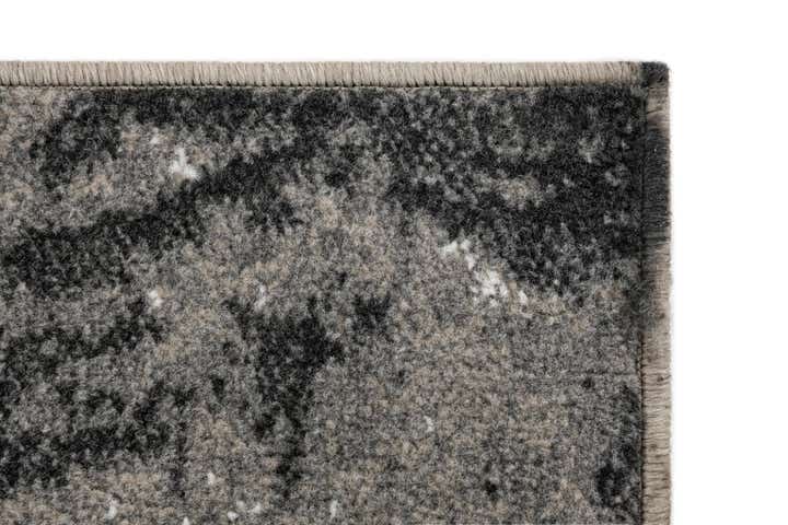 5' 3 x 7' 8 Spectrum Rug