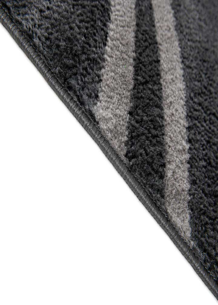 5' 3 x 7' 7 Spectrum Rug