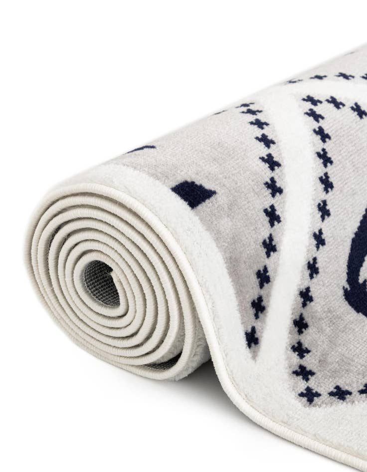 Detail image of 5' 3 x 8' Sydney Rug
