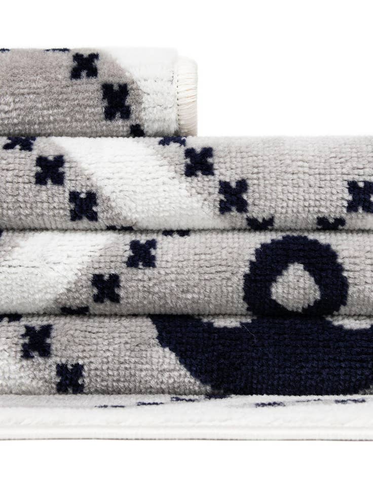 Detail image of 5' 3 x 8' Sydney Rug