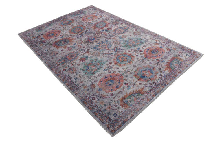 Detail image of 5' x 7' 6 Washable Timeless Rug