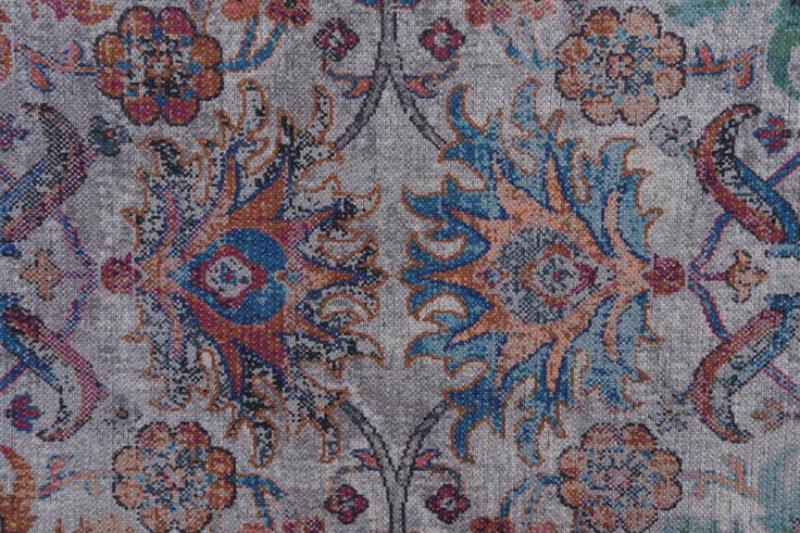 Detail image of 5' x 7' 6 Washable Timeless Rug