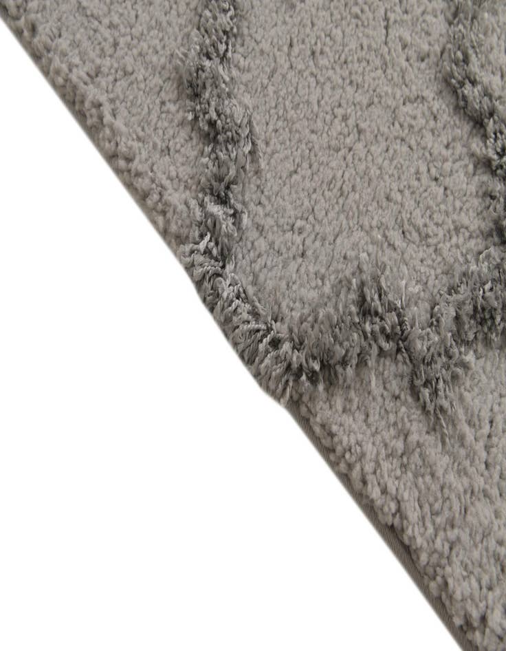 Detail image of 5' x 7' 10 Trellis Shag Rug