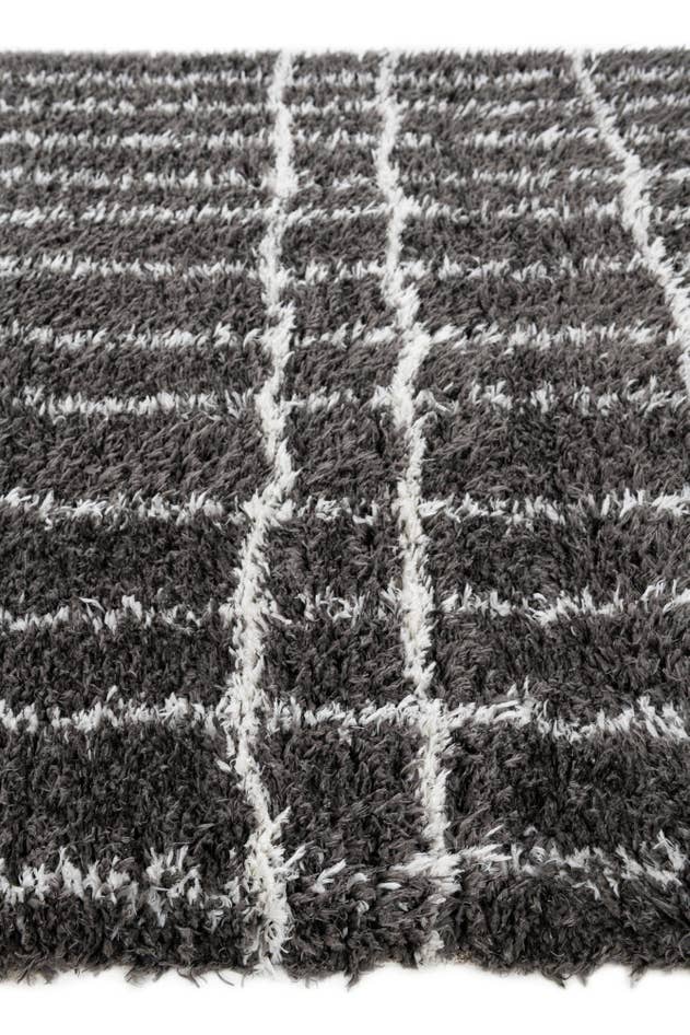 Detail image of 5' 3 x 7' 7 Trellis Shag Rug