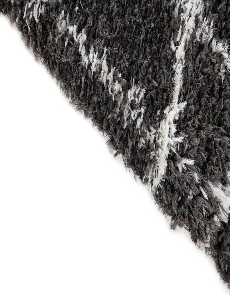 Detail image of 5' 3 x 7' 7 Trellis Shag Rug