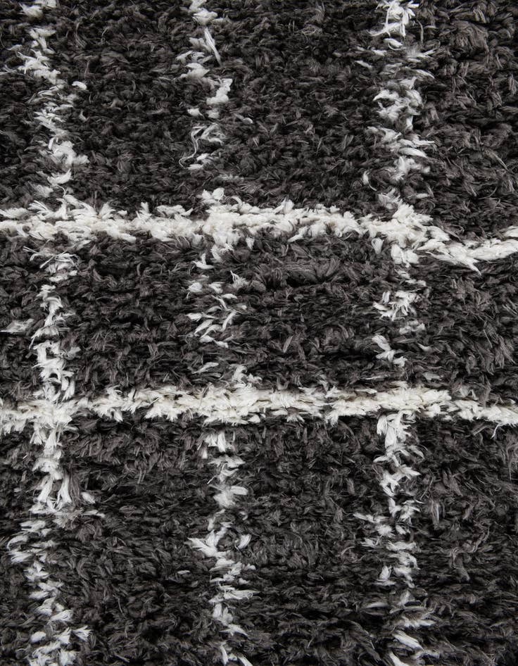 Detail image of 5' 3 x 7' 7 Trellis Shag Rug