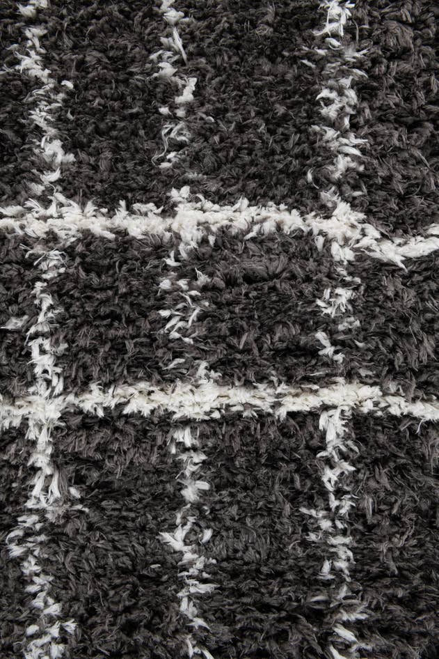Detail image of 5' 3 x 7' 7 Trellis Shag Rug