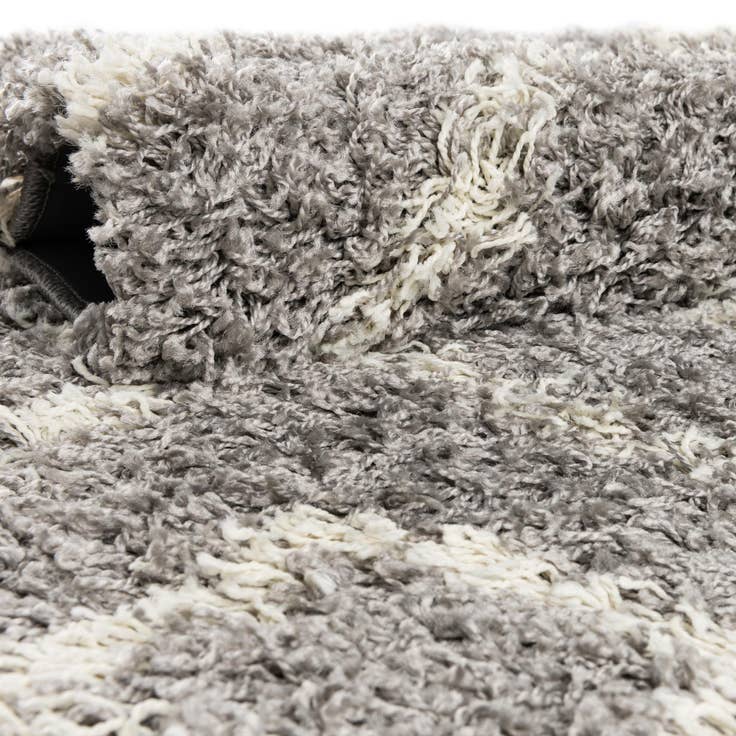 Detail image of 5' 3 x 8' Trellis Shag Rug