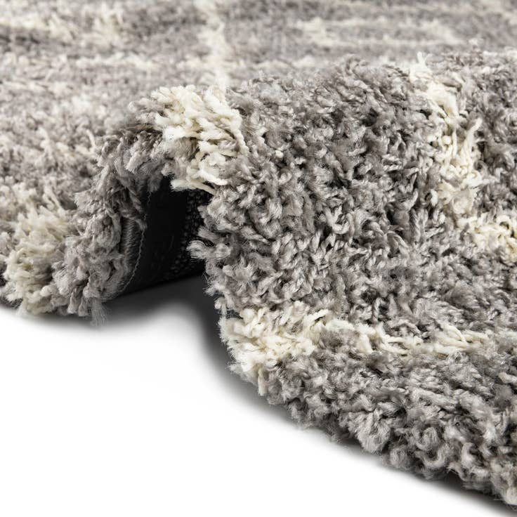 Detail image of 5' 3 x 8' Trellis Shag Rug