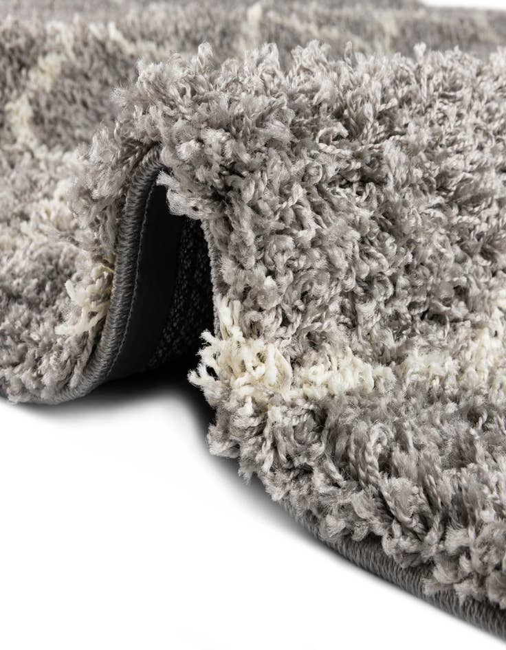 Detail image of 6' x 9' Trellis Shag Rug