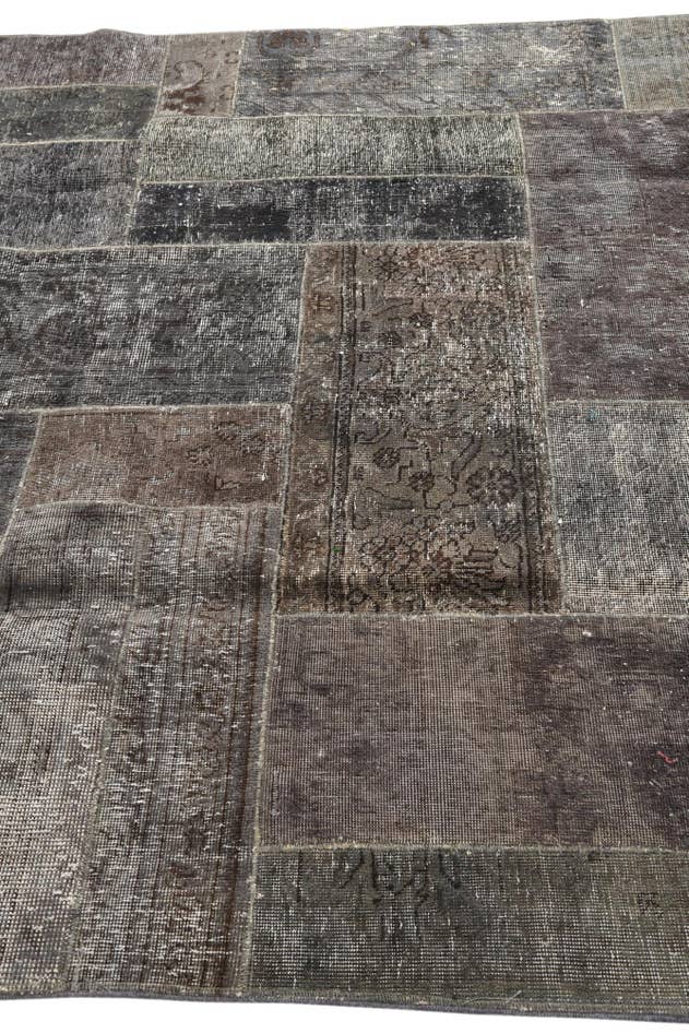 Detail image of 6' x 9' Hand Knotted Ultra Vintage Persian Wool Rug