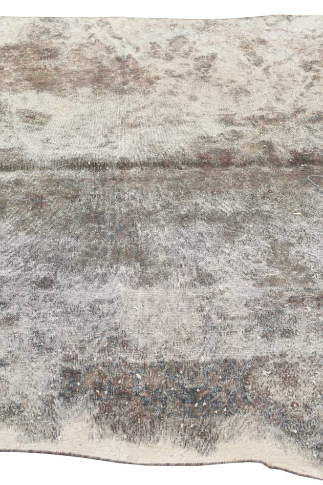 Detail image of 6' x 9' 8 Hand Knotted Ultra Vintage Persian Wool Rug