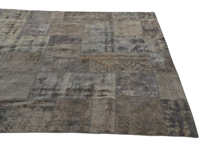 Detail image of 6' 8 x 9' 10 Hand Knotted Ultra Vintage Persian Wool Rug