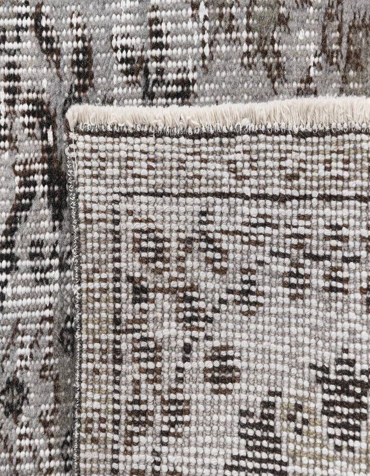 Detail image of 5' 3 x 9' 3 Ultra Vintage Wool Rug