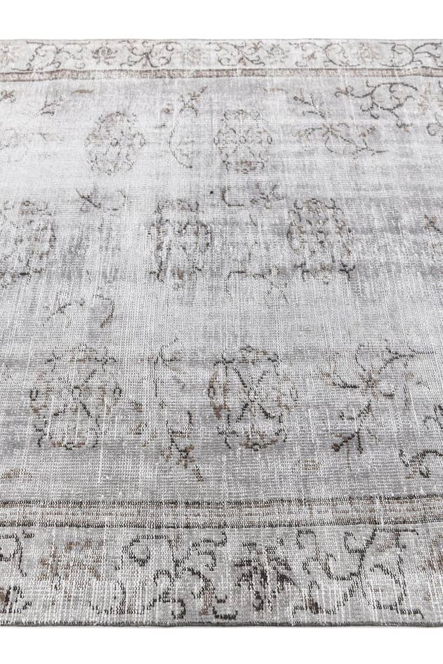 Detail image of 6' 1 x 9' Ultra Vintage Wool Rug