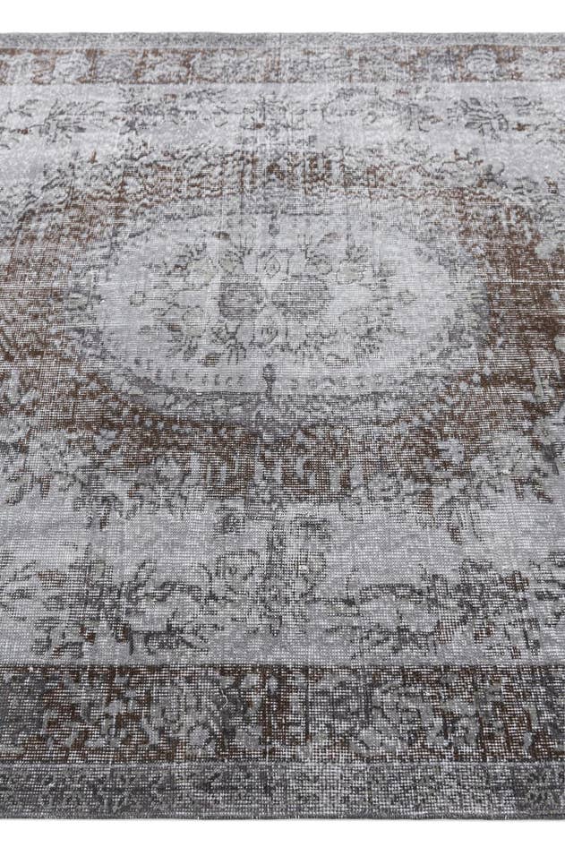 Detail image of 6' 4 x 9' 4 Ultra Vintage Wool Rug
