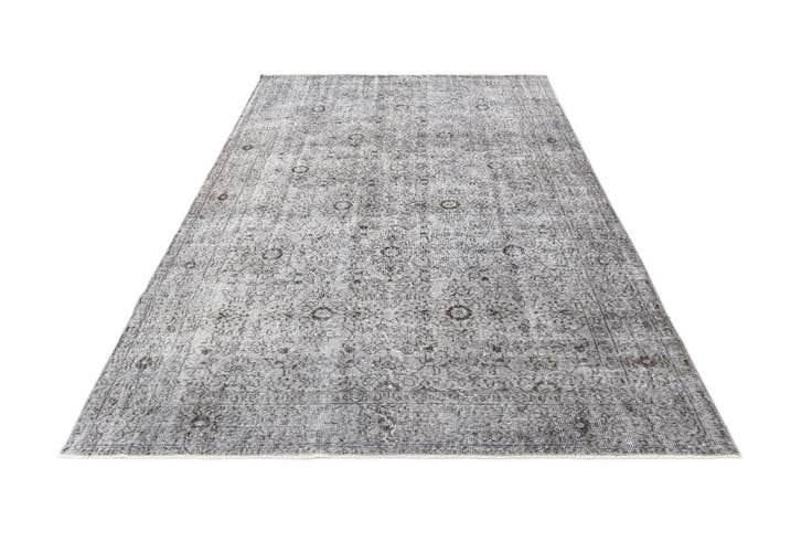 Detail image of 6' 1 x 9' 10 Ultra Vintage Wool Rug