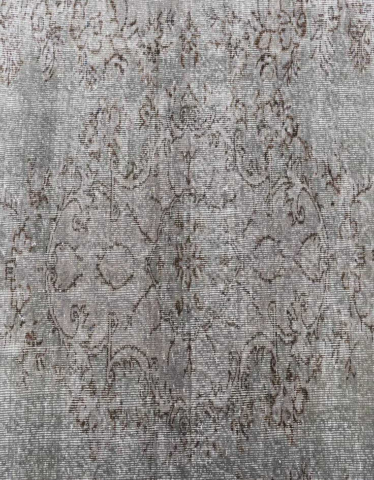 Detail image of 6' 3 x 9' 11 Ultra Vintage Wool Rug