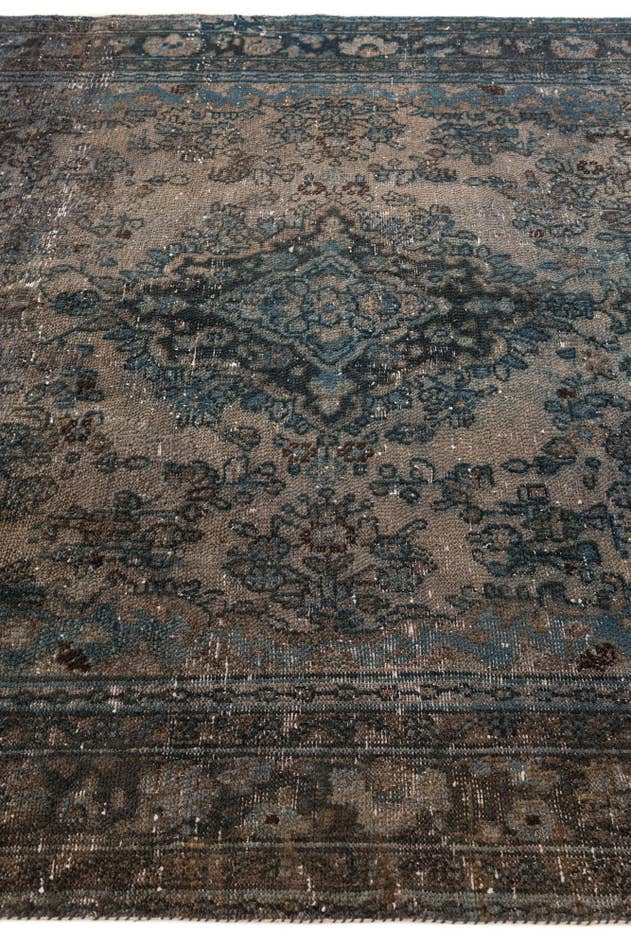 Detail image of 6' 8 x 9' 9 Hand Knotted Ultra Vintage Persian Wool Rug