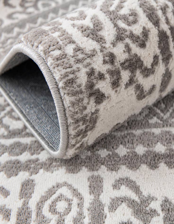 Detail image of Jill Zarin 4' x 6' Uptown Cloisters Rug