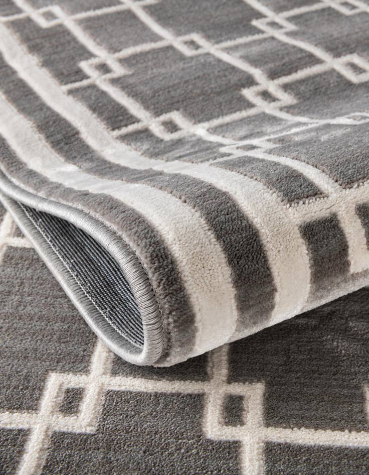 Detail image of Jill Zarin 2' x 3' Metropolitan Uptown Rug