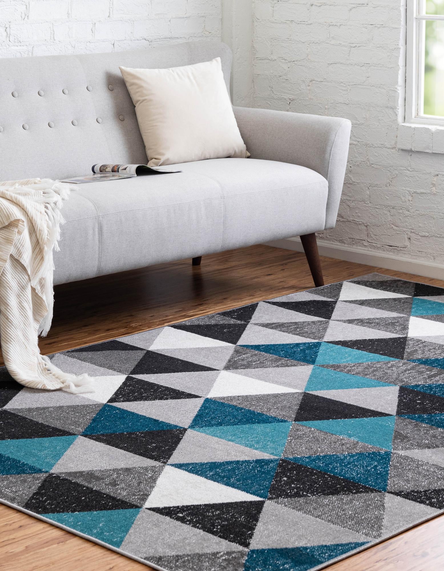 5' 3 x 8' Valencia Rug