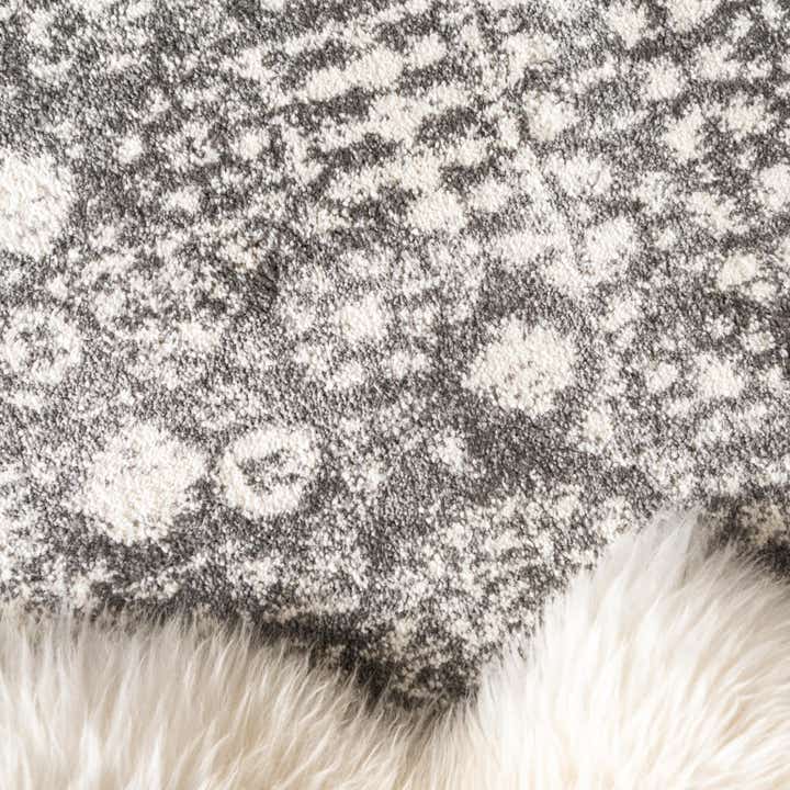 7' 10 x 10' Veneto Rug