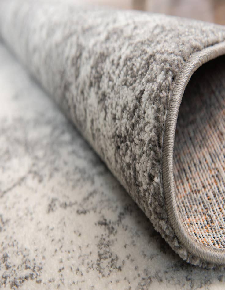 Detail image of 2' x 3' Venice Rug