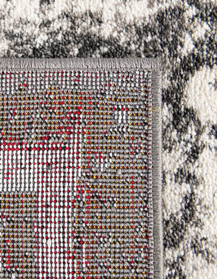 Detail image of 2' x 3' Venice Rug