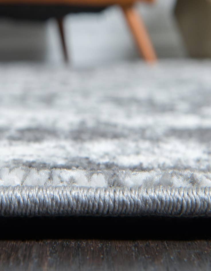 Detail image of 5' x 8' Venice Rug