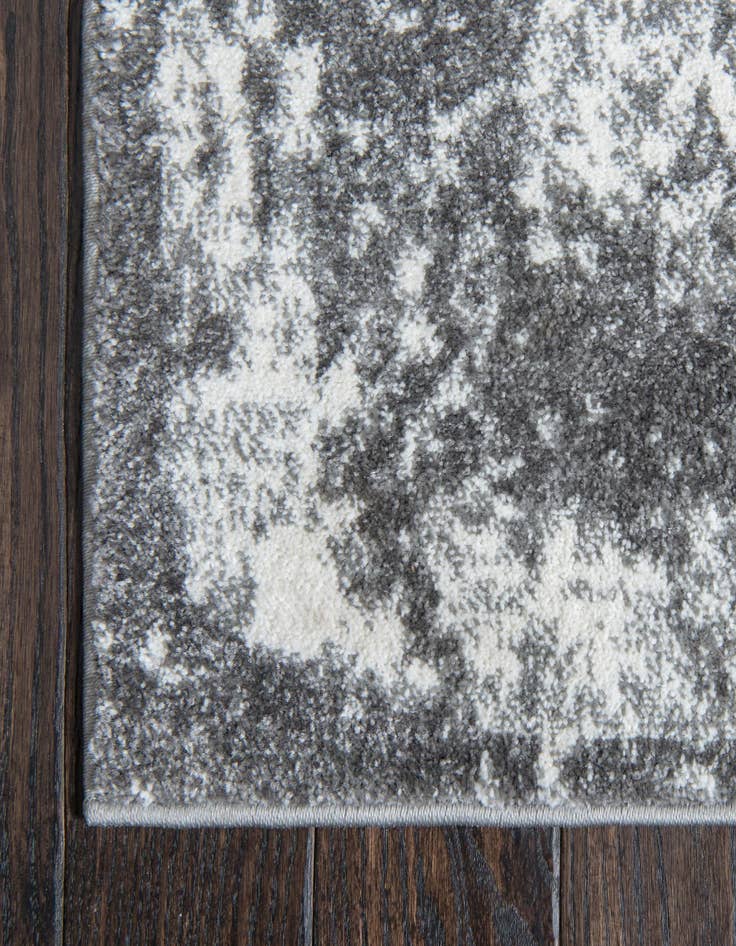 Detail image of 5' x 8' Venice Rug