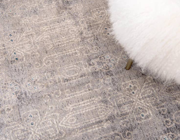 Detail image of 3' 3 x 5' 3 Vienna Rug