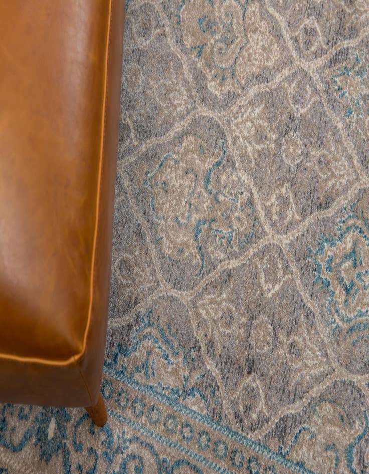 Detail image of 8' x 10' Vienna Rug