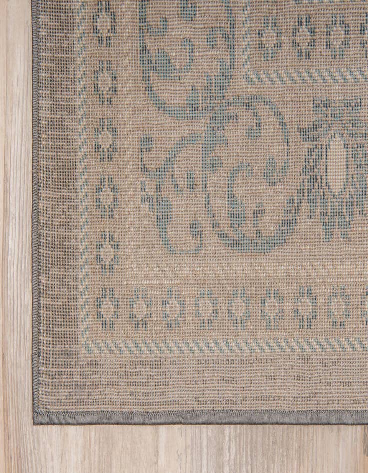 Detail image of 7' x 10' Vienna Rug