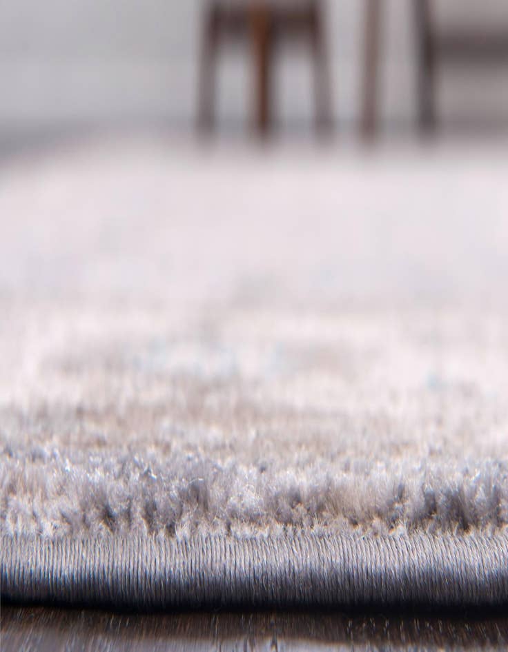 Detail image of 7' x 10' Vienna Rug