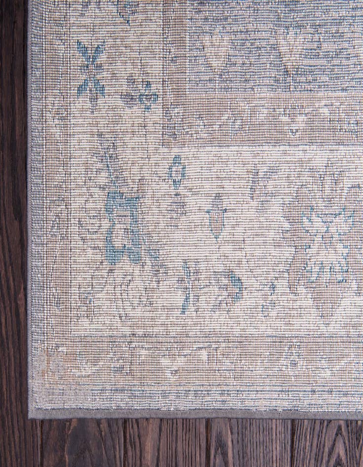 Detail image of 4' x 6' Vienna Rug